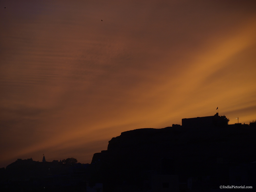Sun sets on Jodhpur Fort